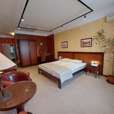 Gm Apart Hotel Ni Екстериор снимка